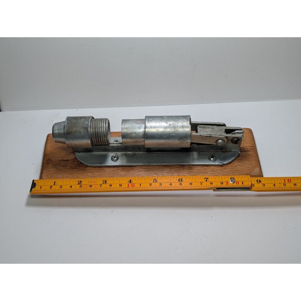 VINTAGE - Adjustable Pecan Cracker “Reed's Rocket” Reeds Machine Co. - Picture 7 of 8